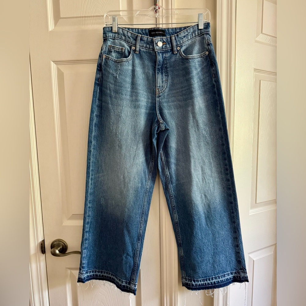 Crop Wide-Leg Jeans